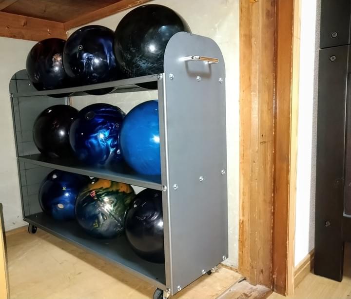 ボウリングボールラック（18個置けます）