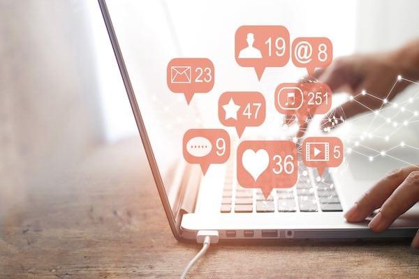 animation-reseaux-sociaux-community-manager-martinique