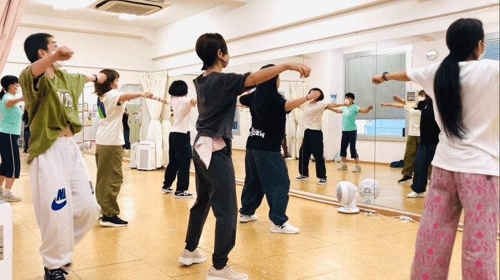 50代60代向けダンスレッスン・シニアヒップホップならchamd(シャンディ