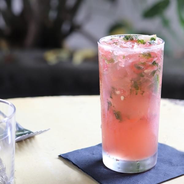 Quahog's Seafood Shack cocktail - Photo by Yvonne Yuen