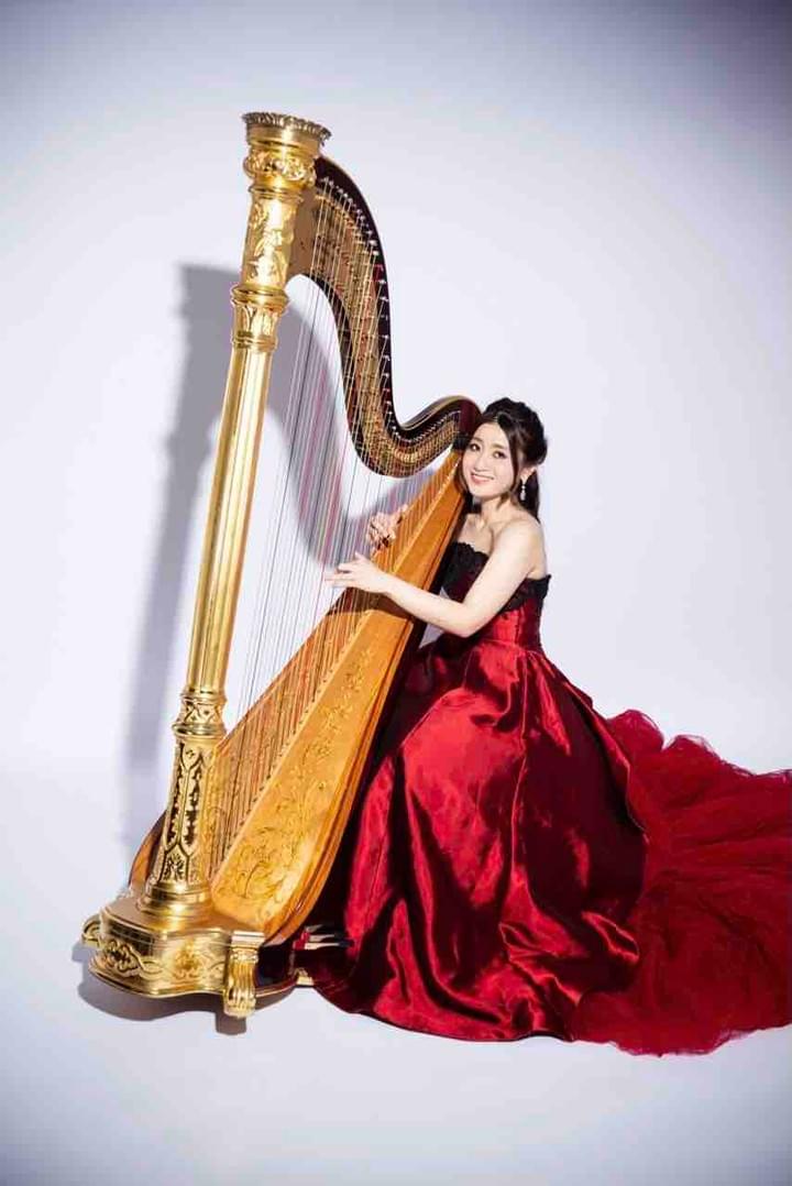ハープを演奏する女性のオルゴール ハープを演奏する女性のオルゴール 中古グランドハープは不滅の