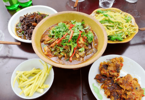 Ayi Matchmakers offers services for placement of babysitters, nannies, cleaners, cooks and maids.