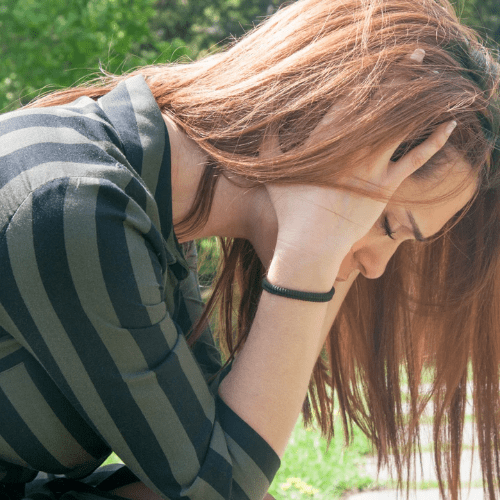 愛上不該愛的你：斯德哥爾摩症候群受害者的心理世界_關係難題_親密關係_覓井文化