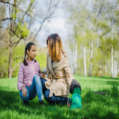 父母的難過該讓孩子知道嗎？家長如何成為孩子情緒表達的典範_親子教育_互動式教養_覓井文化