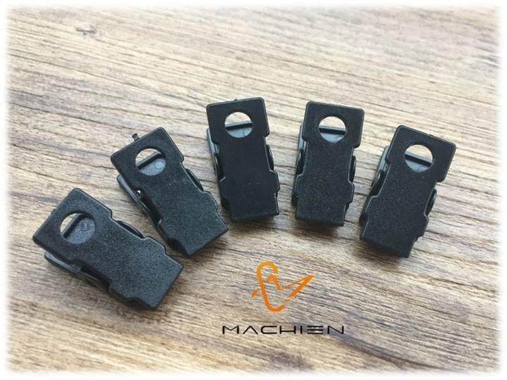 MACHIEN Inc.'s shoelaces accessories-Hippo in the sun (stainless steel/plastic clips)