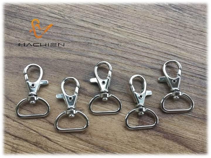 MACHIEN Inc.'s shoelaces accessories-Duck in the groove (stainless steel lobster claw clasps)