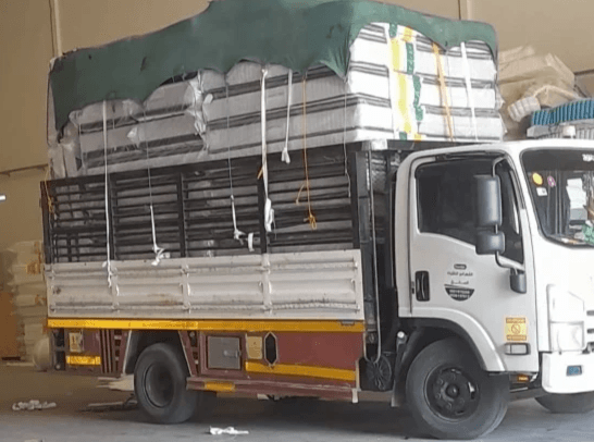 هل تخطط للانتقال من العاصمة إلى مدينة أخرى؟ إن نقل العفش خارج الرياض يمثل تحدياً كبيراً يختلف تماماً عن النقل الداخلي، نظرًا لطول المسافات وتغير الظروف المناخية بين المدن. لذلك، نحن في دينا نقل عفش خارج الرياض نوفر لك الخدمة الاحترافية التي تضمن وصول أثاثك بسلامة تامة إلى وجهتك الجديدة، سواء كانت في جدة، الدمام، القصيم، أو أي مدينة في المملكة. للحجز والاستفسار عن رحلات النقل الخارجي، اتصل بنا على: 0537380614. لماذا تحتاج إلى "دينا" متخصصة للنقل خارج الرياض؟ السفر لمسافات طويلة (500 كم أو أكثر) يضع الأثاث تحت ضغط الاهتزازات المستمرة وحرارة الطريق. نحن نتميز بـ: دينا نقل حديثة ومغلقة: نعتمد كلياً على شاحنات (دينا) مغلقة ومؤمنة بالكامل. الإغلاق يحمي العفش من الرياح الشديدة، الأتربة، والأمطار، كما يمنع سقوط أي قطع أثناء السير في الطرق السريعة. تغليف السفر (التغليف السميك): في النقل الخارجي، نستخدم "التغليف المضاعف". لا نكتفي بالنايلون فقط، بل نستخدم الكرتون المقوى واللباد لامتصاص الصدمات الناتجة عن مطبات الطريق ومنع احتكاك القطع ببعضها. سائقون محترفون للطرق السريعة: نمتلك طاقمًا من السائقين ذوي الخبرة الطويلة في التعامل مع شبكة طرق المملكة، والالتزام بالسرعات المقررة لضمان عدم تعرض الشحنة لأي اهتزازات عنيفة. خدماتنا الشاملة للنقل بين المدن عند طلبك للرقم 0537380614، تحصل على باقة متكاملة تشمل: الفك والتركيب الاحترافي: نقوم بفك الأثاث في الرياض بطريقة مرقمة، لتسهيل عملية إعادة التركيب في المدينة الوجهة بنفس الدقة. تأمين الأجهزة الكهربائية: نولي اهتماماً خاصاً بالثلاجات، الغسالات، والشاشات، حيث يتم تثبيتها داخل الدينا بأحزمة أمان خاصة لمنع تحركها. ترتيب العفش بنظام "رص الشحن": يتم استغلال كل بوصة في الدينا بذكاء، مع وضع القطع الثقيلة في القاعدة والحساسة في الأعلى، لضمان توازن السيارة وثبات الحمولة. رحلة انتقال آمنة من الرياض إلى كافة مناطق المملكة نحن نغطي جميع المسارات الرئيسية خارج الرياض: المنطقة الغربية: (مكة، جدة، المدينة المنورة، الطائف). المنطقة الشرقية: (الدمام، الخبر، الجبيل، الأحساء). المنطقة الشمالية: (حائل، تبوك، عرعر، سكاكا). المنطقة الجنوبية: (أبها، خميس مشيط، جازان، نجران). منطقة القصيم: (بريدة، عنيزة، الرس). مميزاتنا التي تجعلنا خيارك الأول: الالتزام بالمواعيد: ندرك أنك قد ترتبط بمواعيد عمل أو سكن في المدينة الجديدة، لذا نلتزم بموعد التحرك والوصول بدقة. أسعار اقتصادية: رغم تكاليف السفر، نقدم أسعاراً تنافسية جداً لنقل العفش خارج الرياض مع عروض دائمة. المصداقية والضمان: نحن نتحمل المسؤولية كاملة عن عفشك منذ لحظة استلامه حتى تسليمه في منزلك الجديد. لا تجعل المسافات الطويلة تقلقك، فنحن نختصرها بالأمان والاحترافية. 📞 تواصل معنا الآن للحصول على تسعيرة فورية: 0537380614 نحن مستعدون لخدمتكم وتوفير أفضل دينا نقل عفش لخارج الرياض على مدار الساعة. دينا نقل عفش خارج الرياض.. أثاثك يسافر في أمان! هل تود تحديد وجهة معينة (مثل الرياض إلى جدة) لتخصيص العروض، أم ترغب في إضافة خدمات تخزين العفش؟ اكتب منشورا عن دينا نقل عفش خارج الرياض 0537380614 في 500 كلمة هل تخطط لمغادرة العاصمة والبدء في مغامرة جديدة بمدينة أخرى؟ إن نقل العفش خارج الرياض ليس مجرد شحن أغراض، بل هو عملية لوجستية تتطلب تخطيطاً دقيقاً وحماية فائقة، نظراً لطول المسافات وتفاوت تضاريس الطرق بين مدن المملكة. نحن في خدمة دينا نقل عفش خارج الرياض نوفر لك الأمان الذي تنشده والاحترافية التي تضمن وصول أثاثك كما لو كان جديداً. للتواصل المباشر والاستفسار عن أسعار النقل بين المدن، اتصل بنا على: 0537380614. لماذا تحتاج إلى "دينا" متخصصة للنقل الطويل؟ عند السفر لمسافات تتجاوز 400 أو 800 كم، يصبح الأثاث عرضة للاهتزازات المستمرة وتغيرات الطقس. لهذا السبب، نعتمد في خدماتنا على: دينا نقل مغلقة بالكامل (صندوق): نرفض استخدام السيارات المفتوحة في النقل الخارجي. سياراتنا المغلقة تحمي العفش من الرياح العاتية، الغبار، والأمطار المفاجئة التي قد تواجهها على طريق (الرياض - جدة) أو (الرياض - الدمام). التغليف المخصص للسفر: لا نكتفي بالتغليف العادي؛ بل نستخدم "تغليف الشحن" الذي يتكون من عدة طبقات (بلاستيك فقاعي، كرتون مقوى، ولباد) لامتصاص الصدمات الناتجة عن مطبات الطرق السريعة. سائقون بخبرة دولية ومحلية: سائقونا مدربون على القيادة الآمنة لمسافات طويلة، مع الالتزام التام بجداول التسليم المحددة. خدماتنا المتكاملة للنقل من الرياض إلى كافة المناطق بمجرد اتصالك على الرقم 0537380614، نوفر لك رحلة نقل منظمة تشمل: الفك والترقيم: يتم فك غرف النوم والمطابخ وترقيم القطع بعناية لضمان إعادة تركيبها بدقة في المدينة الوجهة. تأمين الأجهزة الحساسة: نستخدم أحزمة أمان داخلية لتثبيت الثلاجات، الشاشات، والغسالات داخل الدينا لمنع أي حركة قد تؤدي لتلف داخلي. التحميل الذكي: يتم توزيع الأوزان داخل الشاحنة باحترافية، حيث توضع القطع الثقيلة في الأسفل والحساسة في الأعلى لضمان توازن السيارة أثناء المنعطفات. تغطية شاملة لجميع مدن المملكة نحن ننقلك من الرياض إلى: المنطقة الغربية: (مكة المكرمة، جدة، المدينة المنورة، الطائف). المنطقة الشرقية: (الدمام، الخبر، الجبيل، الأحساء، الخفجي). المنطقة الشمالية: (تبوك، حائل، عرعر، القريات). المنطقة الجنوبية: (أبها، خميس مشيط، جازان، نجران، الباحة). منطقة القصيم: (بريدة، عنيزة، الرس). ما الذي يجعلنا خيارك الأول للنقل الخارجي؟ الالتزام بالمواعيد: ندرك أن ترتيبات سكنك الجديد مرتبطة بموعد وصولنا، لذا نلتزم بالوقت المتفق عليه بدقة. أسعار تنافسية: نقدم أرخص أسعار دينا نقل عفش خارج الرياض مع تقديم عروض خاصة للرحلات الطويلة. الضمان الشامل: نضمن لك سلامة كل قطعة أثاث من لحظة التحميل في الرياض وحتى تسليمها في منزلك الجديد. اجعل انتقالك بين المدن تجربة خالية من القلق والإجهاد. 📞 للحجز والاستفسار، اتصل بنا الآن: 0537380614 نحن في خدمتك على مدار 24 ساعة لنقل أثاثك بأمان واحترافية إلى أي نقطة في المملكة. دينا نقل عفش خارج الرياض.. جسر الأمان لأثاثك من العاصمة إلى كل مكان! هل تخطط للانتقال من العاصمة إلى مدينة أخرى؟ إن نقل العفش خارج الرياض يمثل تحدياً كبيراً يختلف تماماً عن النقل الداخلي، نظرًا لطول المسافات وتغير الظروف المناخية بين المدن. لذلك، نحن في دينا نقل عفش خارج الرياض نوفر لك الخدمة الاحترافية التي تضمن وصول أثاثك بسلامة تامة إلى وجهتك الجديدة، سواء كانت في جدة، الدمام، القصيم، أو أي مدينة في المملكة. للحجز والاستفسار عن رحلات النقل الخارجي، اتصل بنا على: 0537380614. لماذا تحتاج إلى "دينا" متخصصة للنقل خارج الرياض؟ السفر لمسافات طويلة (500 كم أو أكثر) يضع الأثاث تحت ضغط الاهتزازات المستمرة وحرارة الطريق. نحن نتميز بـ: دينا نقل حديثة ومغلقة: نعتمد كلياً على شاحنات (دينا) مغلقة ومؤمنة بالكامل. الإغلاق يحمي العفش من الرياح الشديدة، الأتربة، والأمطار، كما يمنع سقوط أي قطع أثناء السير في الطرق السريعة. تغليف السفر (التغليف السميك): في النقل الخارجي، نستخدم "التغليف المضاعف". لا نكتفي بالنايلون فقط، بل نستخدم الكرتون المقوى واللباد لامتصاص الصدمات الناتجة عن مطبات الطريق ومنع احتكاك القطع ببعضها. سائقون محترفون للطرق السريعة: نمتلك طاقمًا من السائقين ذوي الخبرة الطويلة في التعامل مع شبكة طرق المملكة، والالتزام بالسرعات المقررة لضمان عدم تعرض الشحنة لأي اهتزازات عنيفة. خدماتنا الشاملة للنقل بين المدن عند طلبك للرقم 0537380614، تحصل على باقة متكاملة تشمل: الفك والتركيب الاحترافي: نقوم بفك الأثاث في الرياض بطريقة مرقمة، لتسهيل عملية إعادة التركيب في المدينة الوجهة بنفس الدقة. تأمين الأجهزة الكهربائية: نولي اهتماماً خاصاً بالثلاجات، الغسالات، والشاشات، حيث يتم تثبيتها داخل الدينا بأحزمة أمان خاصة لمنع تحركها. ترتيب العفش بنظام "رص الشحن": يتم استغلال كل بوصة في الدينا بذكاء، مع وضع القطع الثقيلة في القاعدة والحساسة في الأعلى، لضمان توازن السيارة وثبات الحمولة. رحلة انتقال آمنة من الرياض إلى كافة مناطق المملكة نحن نغطي جميع المسارات الرئيسية خارج الرياض: المنطقة الغربية: (مكة، جدة، المدينة المنورة، الطائف). المنطقة الشرقية: (الدمام، الخبر، الجبيل، الأحساء). المنطقة الشمالية: (حائل، تبوك، عرعر، سكاكا). المنطقة الجنوبية: (أبها، خميس مشيط، جازان، نجران). منطقة القصيم: (بريدة، عنيزة، الرس). مميزاتنا التي تجعلنا خيارك الأول: الالتزام بالمواعيد: ندرك أنك قد ترتبط بمواعيد عمل أو سكن في المدينة الجديدة، لذا نلتزم بموعد التحرك والوصول بدقة. أسعار اقتصادية: رغم تكاليف السفر، نقدم أسعاراً تنافسية جداً لنقل العفش خارج الرياض مع عروض دائمة. المصداقية والضمان: نحن نتحمل المسؤولية كاملة عن عفشك منذ لحظة استلامه حتى تسليمه في منزلك الجديد. لا تجعل المسافات الطويلة تقلقك، فنحن نختصرها بالأمان والاحترافية. 📞 تواصل معنا الآن للحصول على تسعيرة فورية: 0537380614 نحن مستعدون لخدمتكم وتوفير أفضل دينا نقل عفش لخارج الرياض على مدار الساعة. دينا نقل عفش خارج الرياض.. أثاثك يسافر في أمان! هل تود تحديد وجهة معينة (مثل الرياض إلى جدة) لتخصيص العروض، أم ترغب في إضافة خدمات تخزين العفش؟ اكتب منشورا عن دينا نقل عفش خارج الرياض 0537380614 في 500 كلمة هل تخطط لمغادرة العاصمة والبدء في مغامرة جديدة بمدينة أخرى؟ إن نقل العفش خارج الرياض ليس مجرد شحن أغراض، بل هو عملية لوجستية تتطلب تخطيطاً دقيقاً وحماية فائقة، نظراً لطول المسافات وتفاوت تضاريس الطرق بين مدن المملكة. نحن في خدمة دينا نقل عفش خارج الرياض نوفر لك الأمان الذي تنشده والاحترافية التي تضمن وصول أثاثك كما لو كان جديداً. للتواصل المباشر والاستفسار عن أسعار النقل بين المدن، اتصل بنا على: 0537380614. لماذا تحتاج إلى "دينا" متخصصة للنقل الطويل؟ عند السفر لمسافات تتجاوز 400 أو 800 كم، يصبح الأثاث عرضة للاهتزازات المستمرة وتغيرات الطقس. لهذا السبب، نعتمد في خدماتنا على: دينا نقل مغلقة بالكامل (صندوق): نرفض استخدام السيارات المفتوحة في النقل الخارجي. سياراتنا المغلقة تحمي العفش من الرياح العاتية، الغبار، والأمطار المفاجئة التي قد تواجهها على طريق (الرياض - جدة) أو (الرياض - الدمام). التغليف المخصص للسفر: لا نكتفي بالتغليف العادي؛ بل نستخدم "تغليف الشحن" الذي يتكون من عدة طبقات (بلاستيك فقاعي، كرتون مقوى، ولباد) لامتصاص الصدمات الناتجة عن مطبات الطرق السريعة. سائقون بخبرة دولية ومحلية: سائقونا مدربون على القيادة الآمنة لمسافات طويلة، مع الالتزام التام بجداول التسليم المحددة. خدماتنا المتكاملة للنقل من الرياض إلى كافة المناطق بمجرد اتصالك على الرقم 0537380614، نوفر لك رحلة نقل منظمة تشمل: الفك والترقيم: يتم فك غرف النوم والمطابخ وترقيم القطع بعناية لضمان إعادة تركيبها بدقة في المدينة الوجهة. تأمين الأجهزة الحساسة: نستخدم أحزمة أمان داخلية لتثبيت الثلاجات، الشاشات، والغسالات داخل الدينا لمنع أي حركة قد تؤدي لتلف داخلي. التحميل الذكي: يتم توزيع الأوزان داخل الشاحنة باحترافية، حيث توضع القطع الثقيلة في الأسفل والحساسة في الأعلى لضمان توازن السيارة أثناء المنعطفات. تغطية شاملة لجميع مدن المملكة نحن ننقلك من الرياض إلى: المنطقة الغربية: (مكة المكرمة، جدة، المدينة المنورة، الطائف). المنطقة الشرقية: (الدمام، الخبر، الجبيل، الأحساء، الخفجي). المنطقة الشمالية: (تبوك، حائل، عرعر، القريات). المنطقة الجنوبية: (أبها، خميس مشيط، جازان، نجران، الباحة). منطقة القصيم: (بريدة، عنيزة، الرس). ما الذي يجعلنا خيارك الأول للنقل الخارجي؟ الالتزام بالمواعيد: ندرك أن ترتيبات سكنك الجديد مرتبطة بموعد وصولنا، لذا نلتزم بالوقت المتفق عليه بدقة. أسعار تنافسية: نقدم أرخص أسعار دينا نقل عفش خارج الرياض مع تقديم عروض خاصة للرحلات الطويلة. الضمان الشامل: نضمن لك سلامة كل قطعة أثاث من لحظة التحميل في الرياض وحتى تسليمها في منزلك الجديد. اجعل انتقالك بين المدن تجربة خالية من القلق والإجهاد. 📞 للحجز والاستفسار، اتصل بنا الآن: 0537380614 نحن في خدمتك على مدار 24 ساعة لنقل أثاثك بأمان واحترافية إلى أي نقطة في المملكة. دينا نقل عفش خارج الرياض.. جسر الأمان لأثاثك من العاصمة إلى كل مكان!