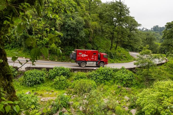4xtremes 4x4 expedition truck with padoan diesel tanks, stainless steel tank, aluminum tank, painted steel tank