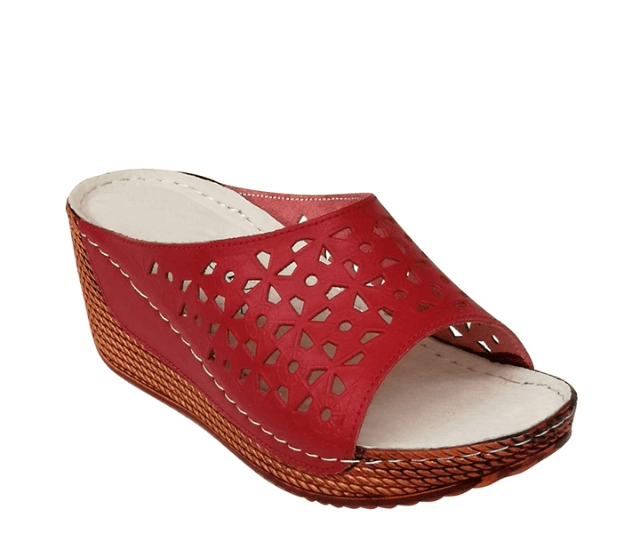 Leather Slippers store in Quanzhou Xuanfeng Footwear Co., Ltd Warehouse