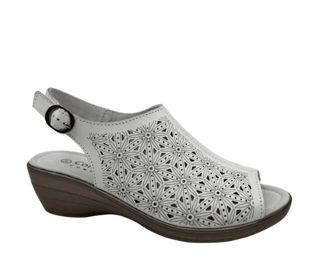 Leather Sandals store in Quanzhou Xuanfeng Footwear Co., Ltd Warehouse