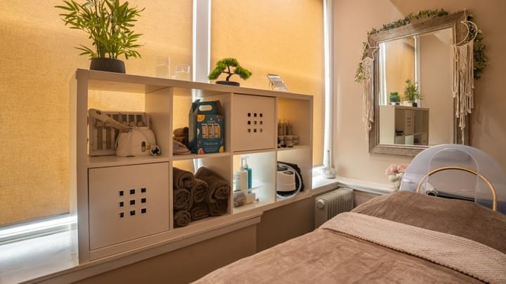 Salon @ No.1, Vintage Luxury Décor