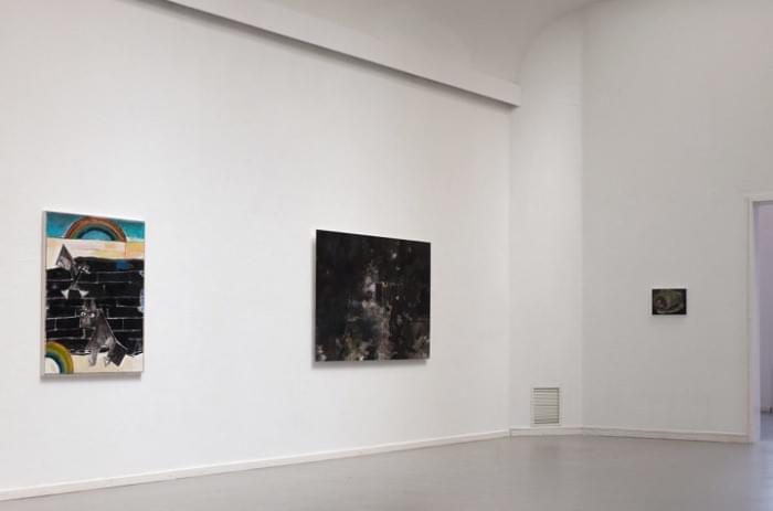 DOOR SCHILDERSOGEN / FROM A PAINTERS PERSPECTIVE - Installation view: Morgan Betz, Harm van den Berg, Ina van zyl