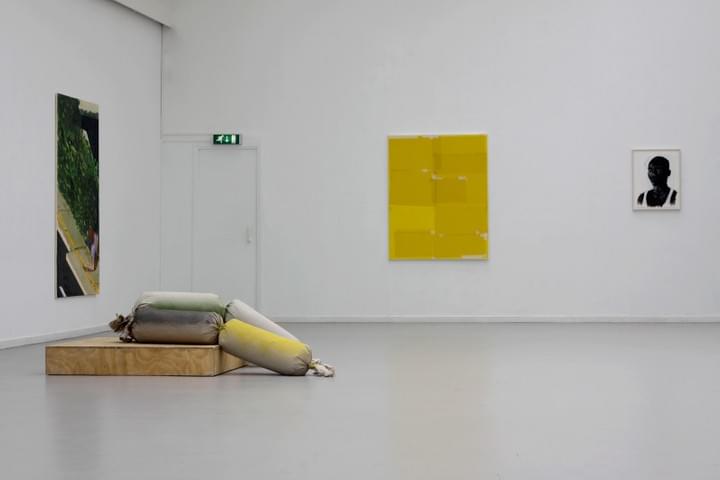 DOOR SCHILDERSOGEN / FROM A PAINTERS PERSPECTIVE - Installation view: Klaas Kloosterboer, David Powell, Kees Goudzwaard, Ronald Ophuis