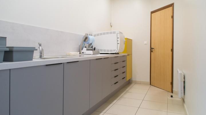 Salle de stérilisation du Docteur Quentin Daquet