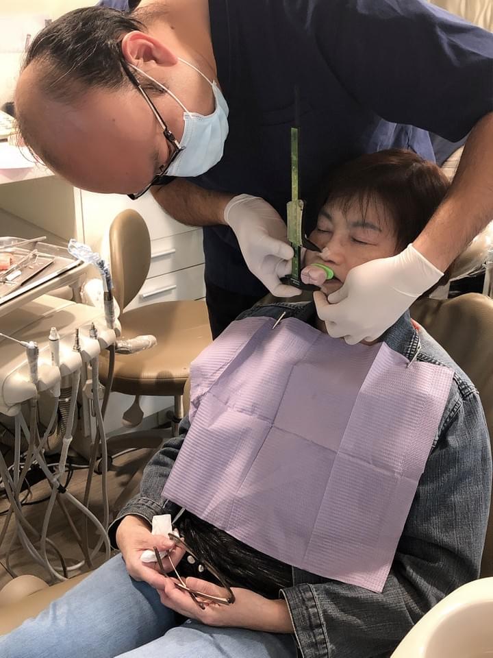 蔡俊宏醫師-吸附式活動假牙