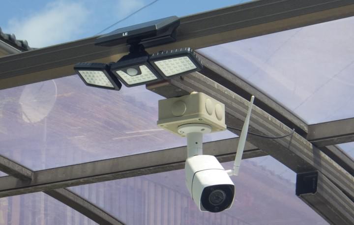 家庭用防犯カメラ　無線式なので建物に穴を開けなくても配線可能