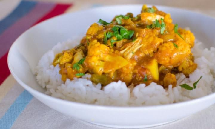 Cork,Cork city,Bandon Rd,party catering,party food,Speciality cakes,funeral catering,deli,buffet meals,sandwichs,hot food,chicken goujons,salads,ready to serve,meals,take away,party fingerfood,coctail saussages,quiche,cooked meats,beef,turkey,honey roast hams,birthday cakes,all cakes,fresh cakes,novelty cakes,chicken curry,party food,party catering,Whelton's Centra,Retail & Catering,Business, Near UCC Cork.family owned business,cakes for all occasions