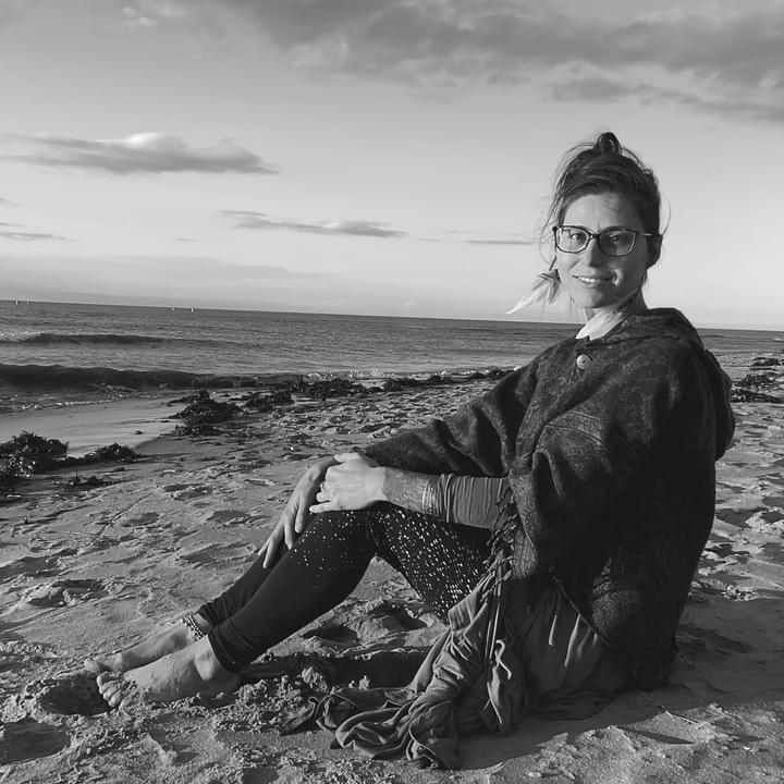 Shinaid Jane Grace is a ceremony facilitator and artist/educator who works primarily in clay. Deeply nourished by Mother Earth it is her purpose to share the remembering of our connection to earth through her work. Shinaid is educated in Yoga 200hr, Reiki lvl 1, Vipassana Meditation and Ecstatic Dance.