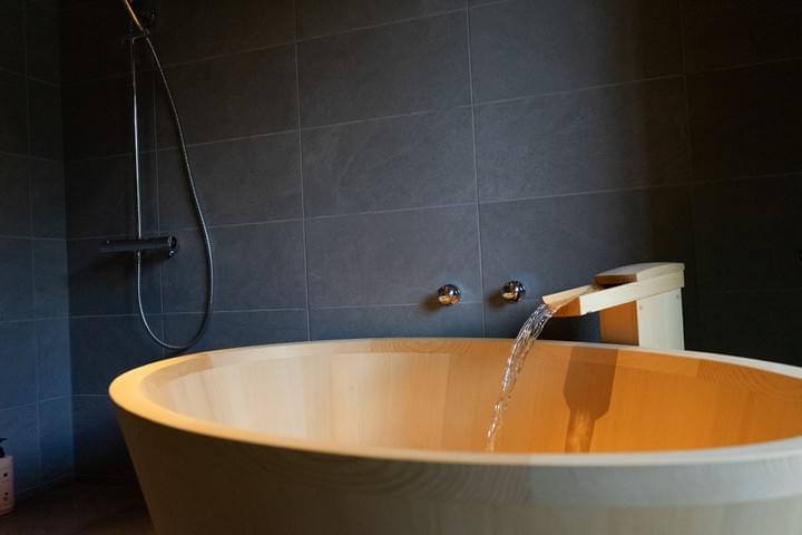 Signature Hinoki bath tub