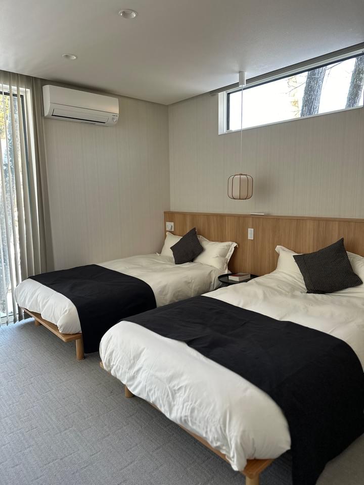 寝室２　ツインベッド