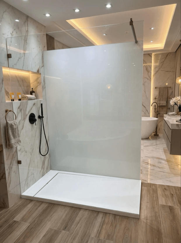 Paroi de douche petit prix Tunisie / Paroi de douche verre securit Tunisie / Salle d'eau Tunisie / Séparation de douche Tunisie /  Paroi de douche à l'italienne Tunisie / Cabine de douche pas cher Tunisie / Paroi de douche avec profilé en inox Tunisie