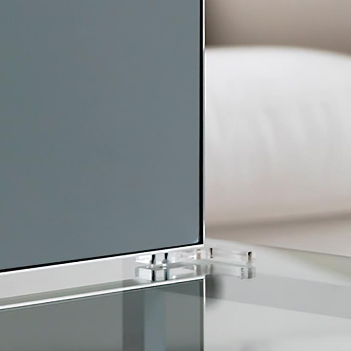 ETCH clock corner aluminium detail