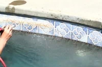 Pool Tile Cleaning