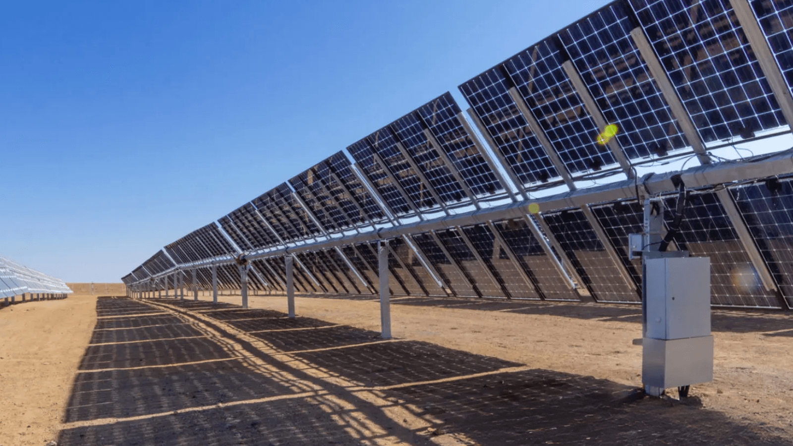 Guide complet de la bifacialité des modules photovoltaïques : principes et applications