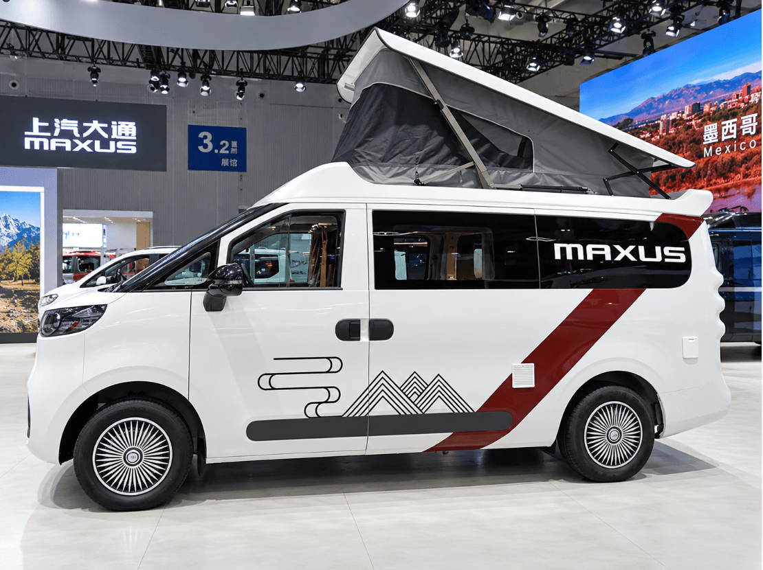 MAXUS Dana V1L rear double doors and awning