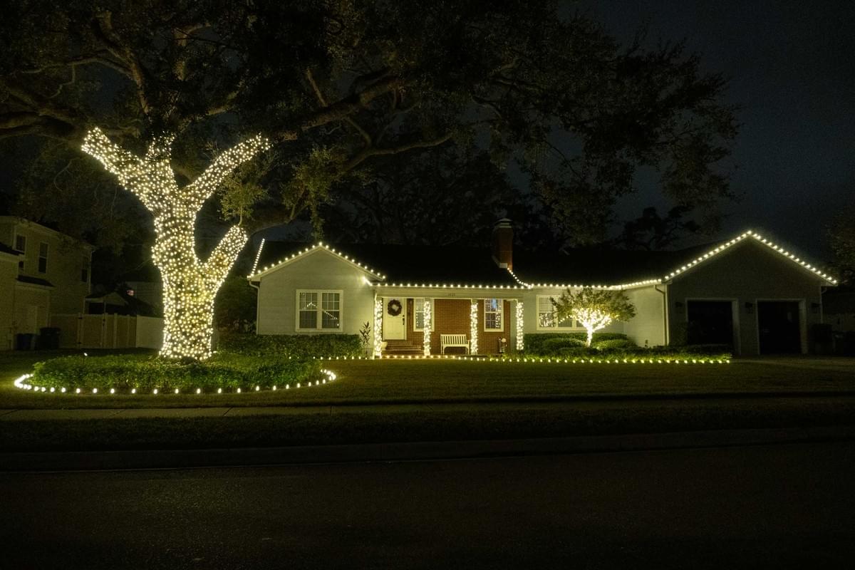 Christmas light installation by Holiday Decorating Tampa