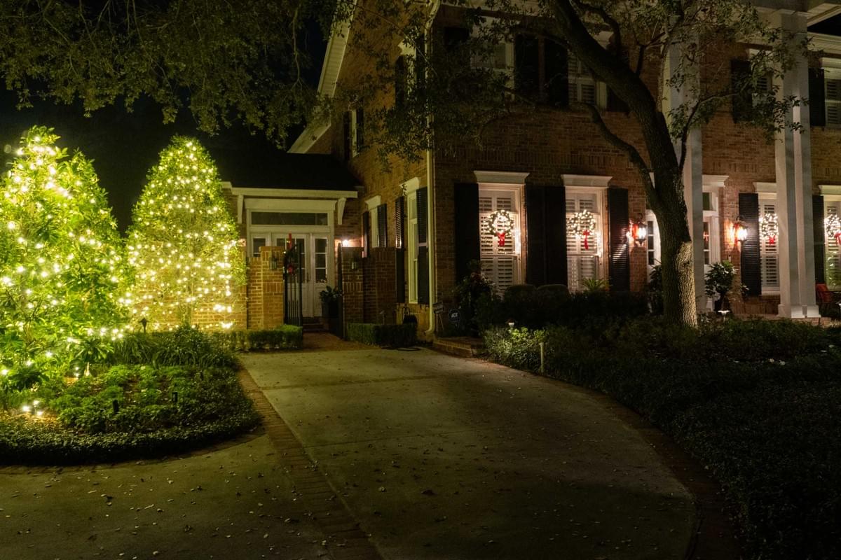 Christmas light installation project 13 in Tampa by Holiday Decorating Tampa