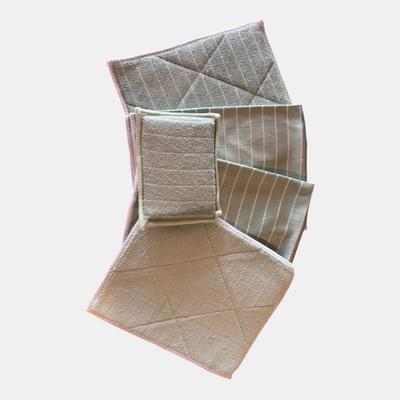 Pack de nettoyage Bambou 5 pièces avec laveur, fibre de finition et éponge