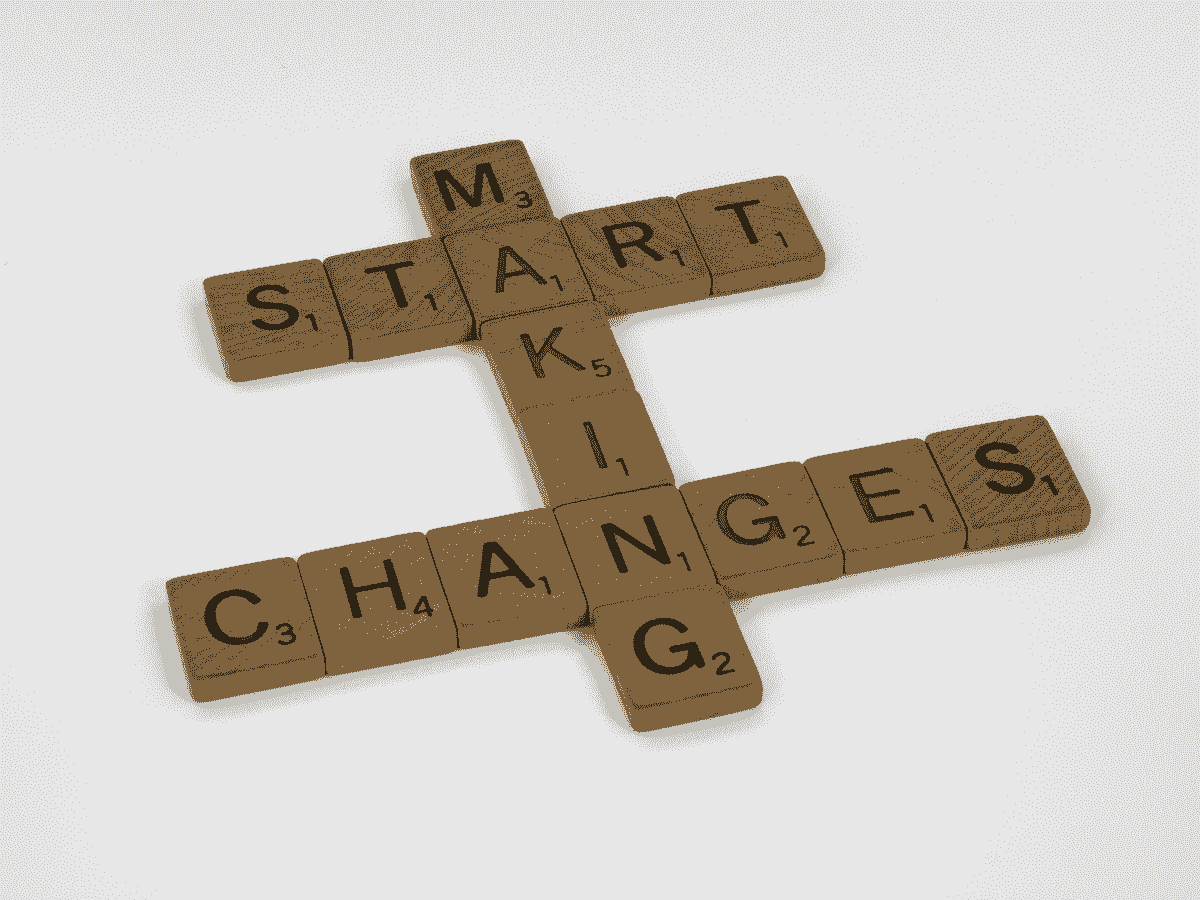 Generative KI Beratung für kleine und mittlere Unternehmen in Ostbelgien Strategie × Innovation × KI  Vom Problem zu Prototyp in 2–4 Wochen Workshops, Coaching & Umsetzung