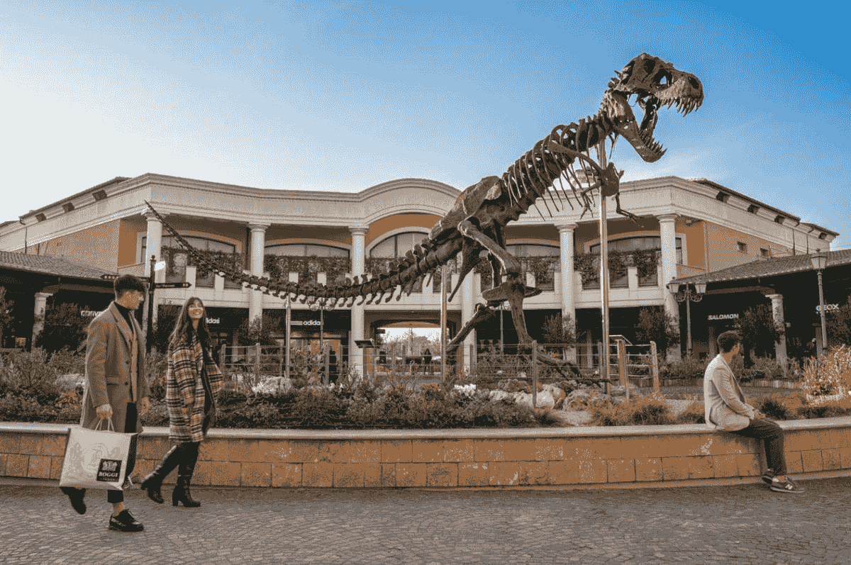 Castel Romano Designer Outlet「羅馬近郊的購物小鎮」 