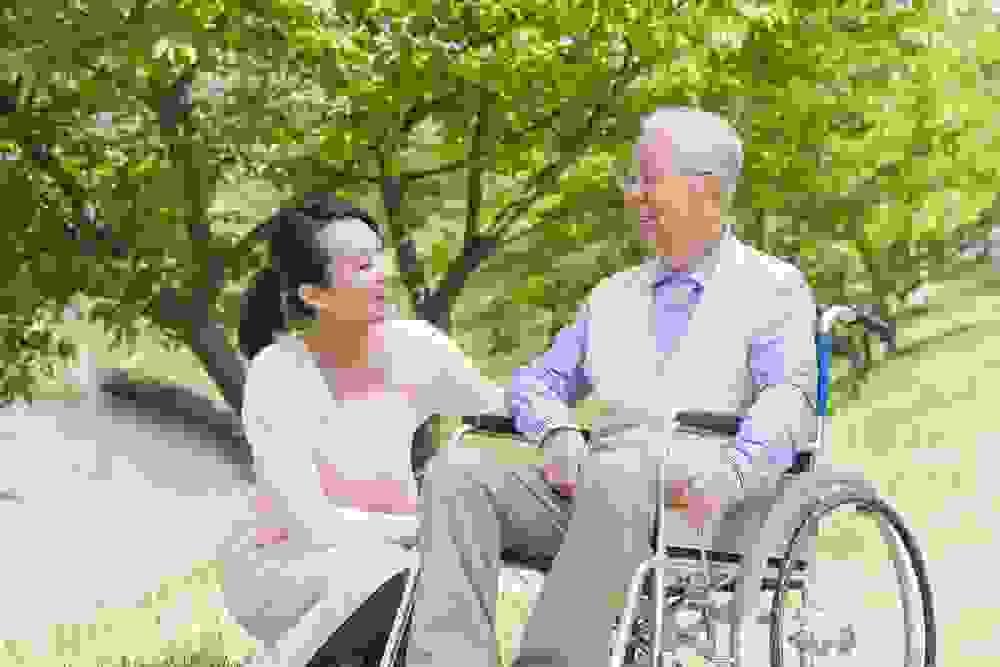 心照護的專業看護服務 心照護的專業看護服務