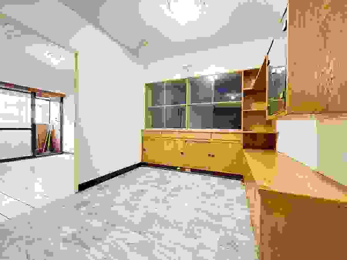 broken image