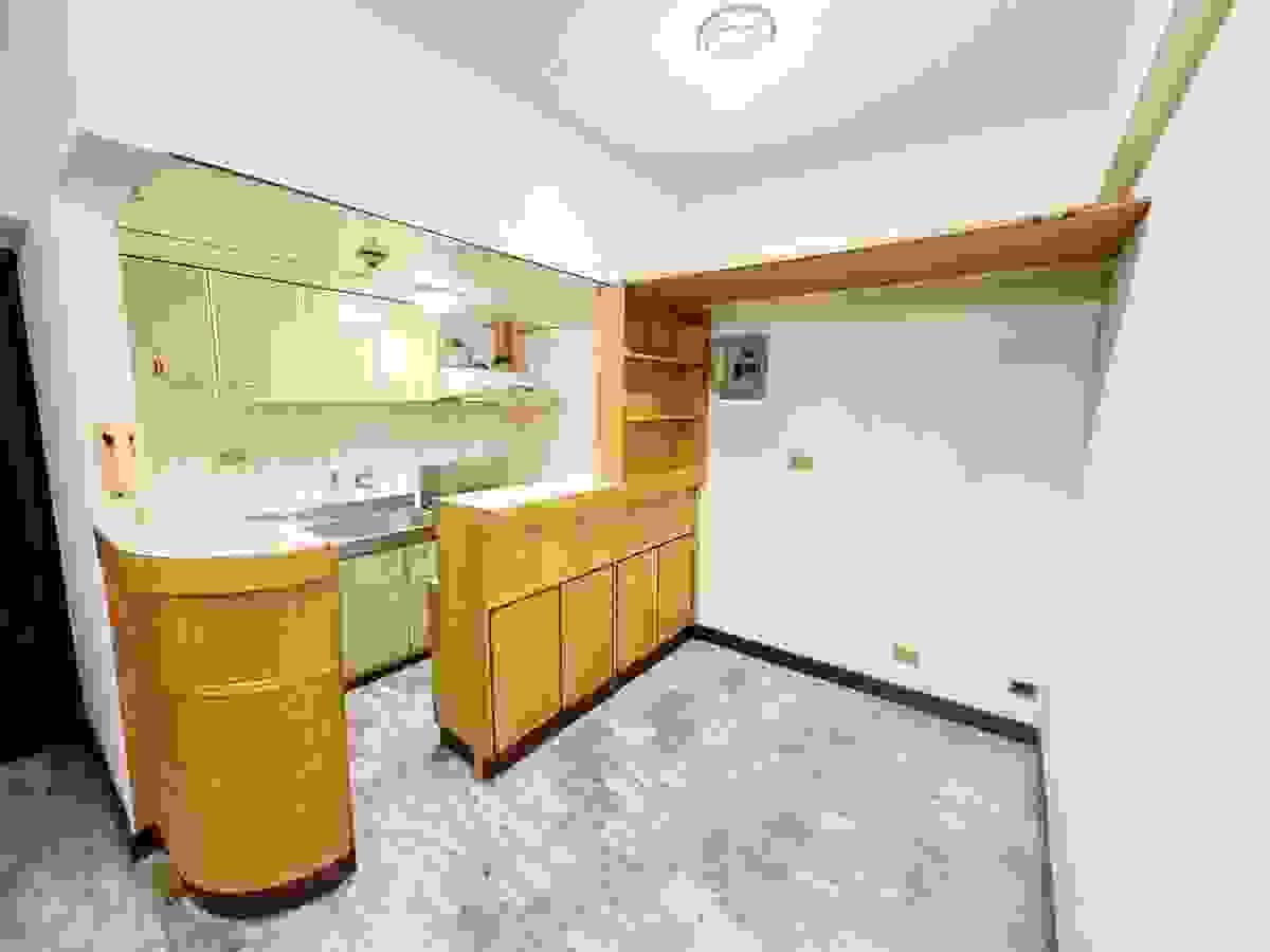 broken image