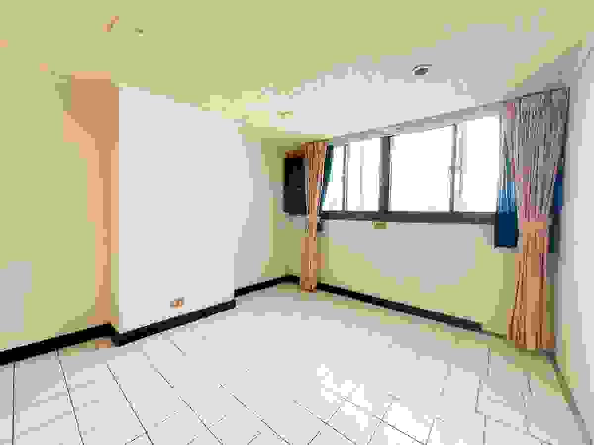 broken image