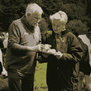 Eunice Power & Cheesemaker Eamonn Lonergan tasting mozzarella beside the Friesian herd. Eunice Power & Cheesemaker Eamonn Lonergan tasting mozzarella beside the Friesian herd.