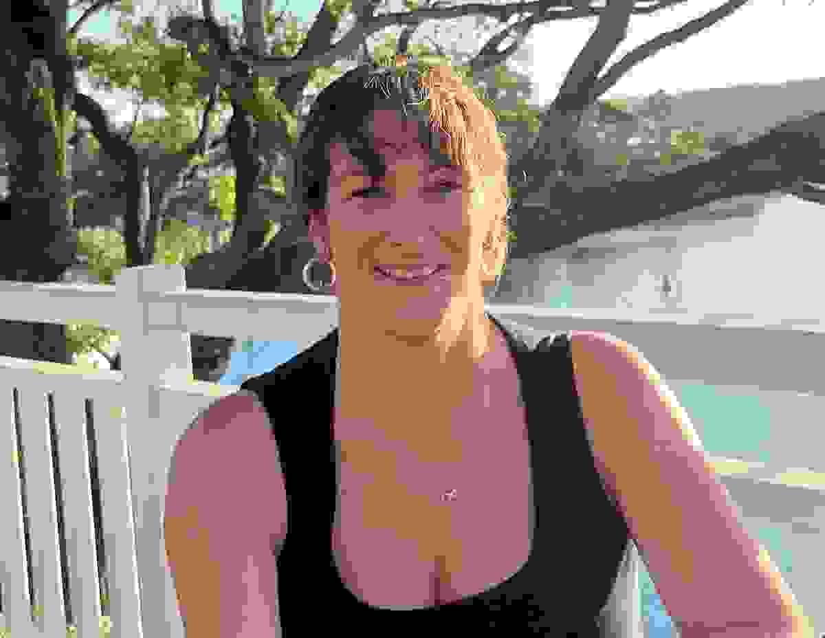 Shell Cateaux, addiction recovery therapist offering ecotherapy sessions in Sydney Shell Cateaux, addiction recovery therapist offering ecotherapy sessions in Sydney