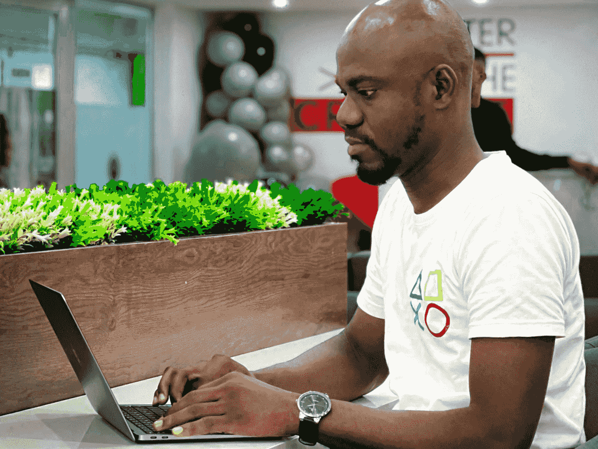 Creating a free personal website using modern web builders