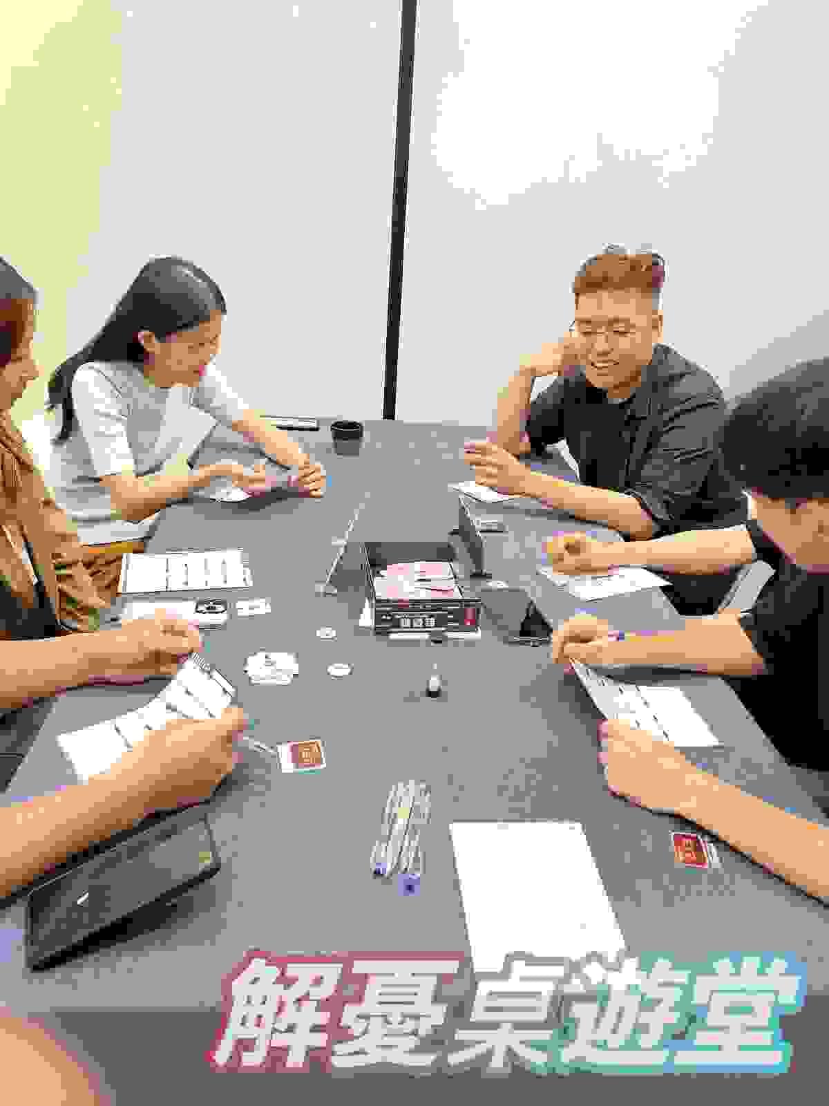 【桌遊開箱】截碼戰 Decrypto 繁體中文版 🖤 玩法簡介、心得評測｜解憂桌遊堂｜台北桌遊｜輕鬆新手友善｜療寮生活館 Chitchat LIFE
