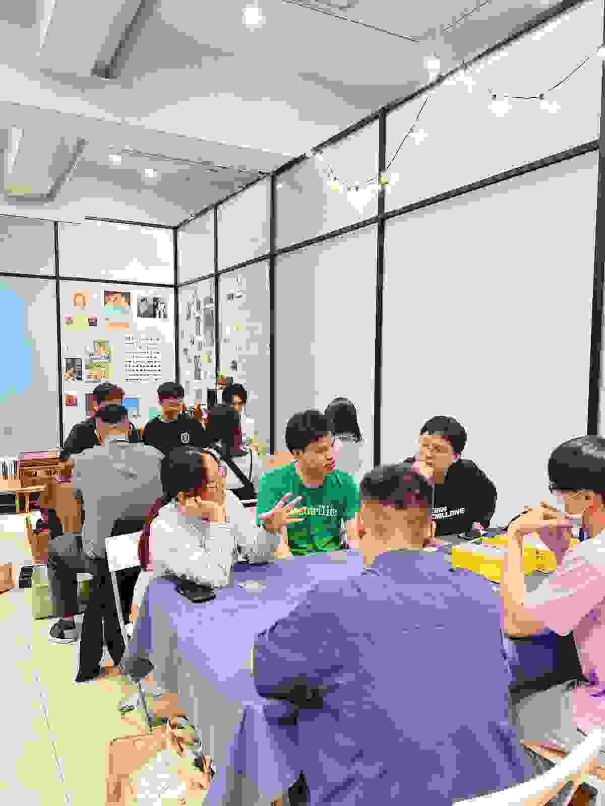 【活動回顧】10/10 解憂桌遊堂：跨文化交流的一夜！？首次開箱《大家一起 Making BL》｜解憂桌遊堂｜台北｜桌遊｜療寮生活館