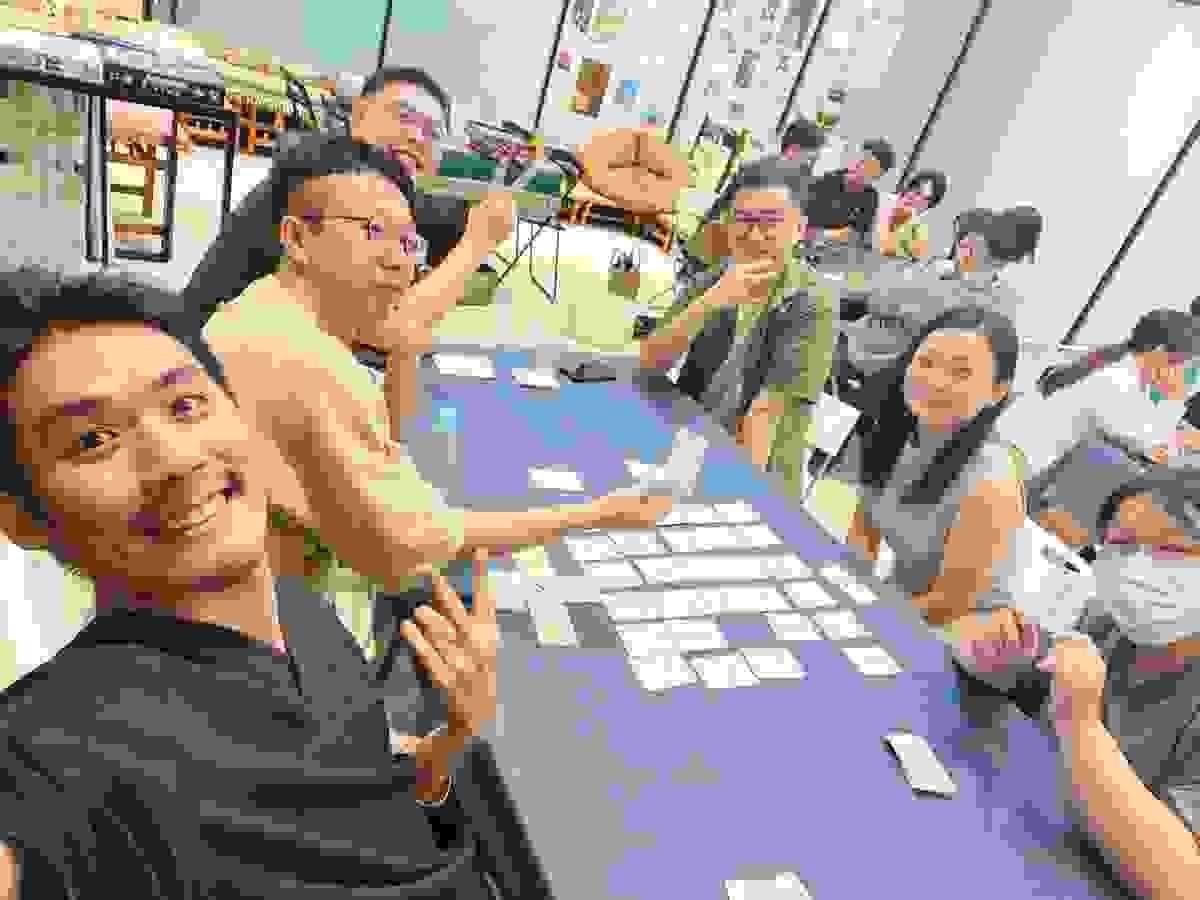 【活動回顧】10/10 解憂桌遊堂：跨文化交流的一夜！？首次開箱《大家一起 Making BL》｜解憂桌遊堂｜台北｜桌遊｜療寮生活館