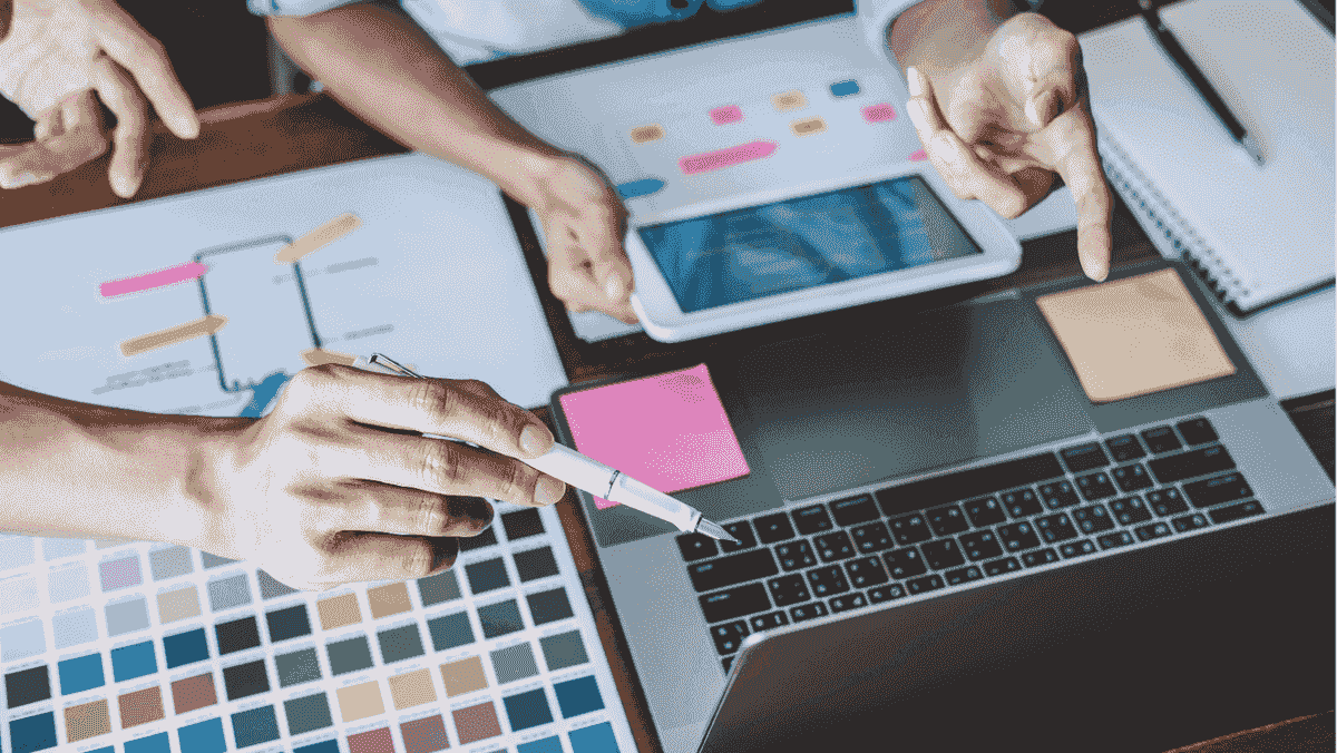 Apprenez le design web en 9 étapes avec Strikingly