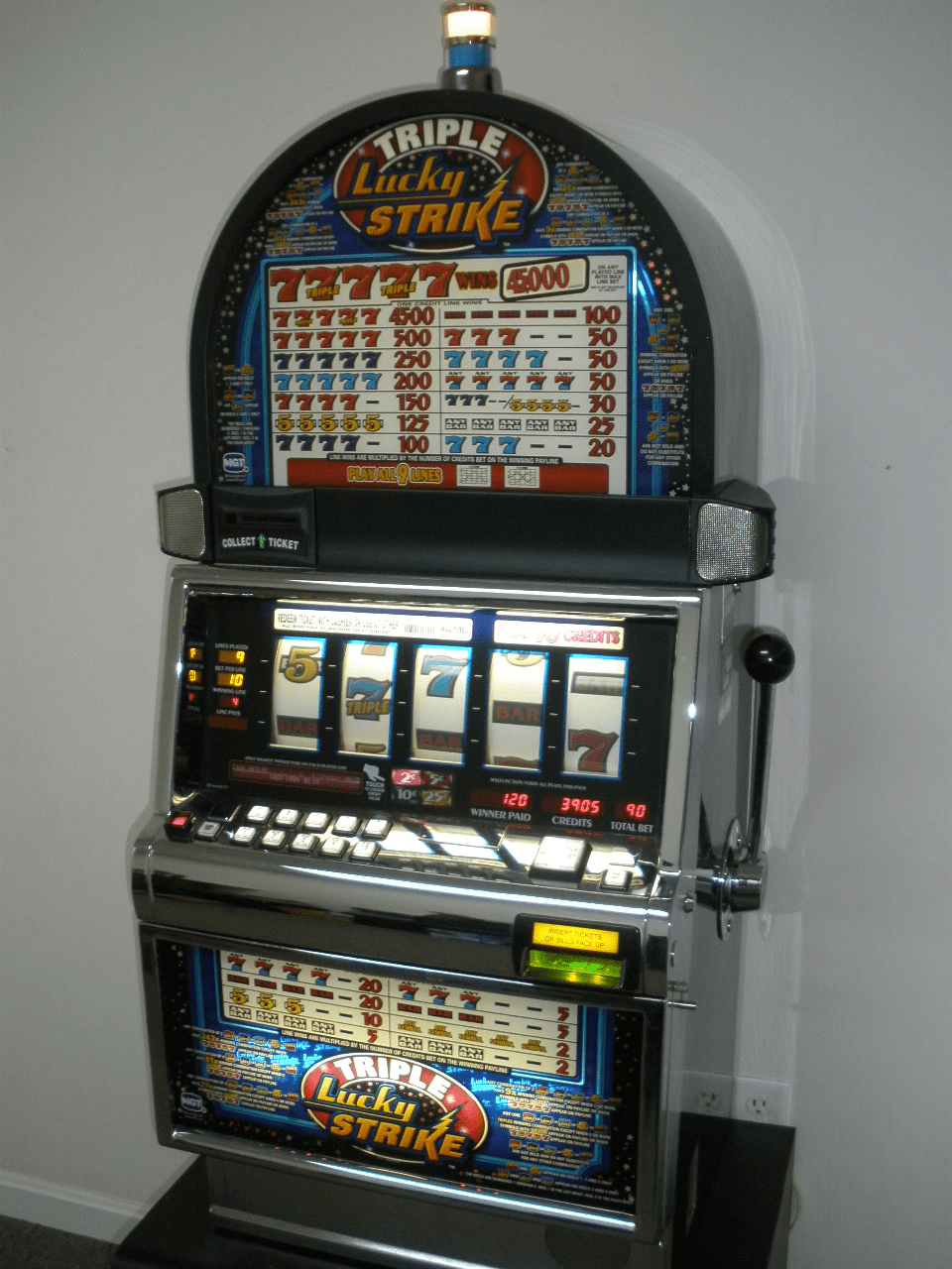 Gold strike slot machines