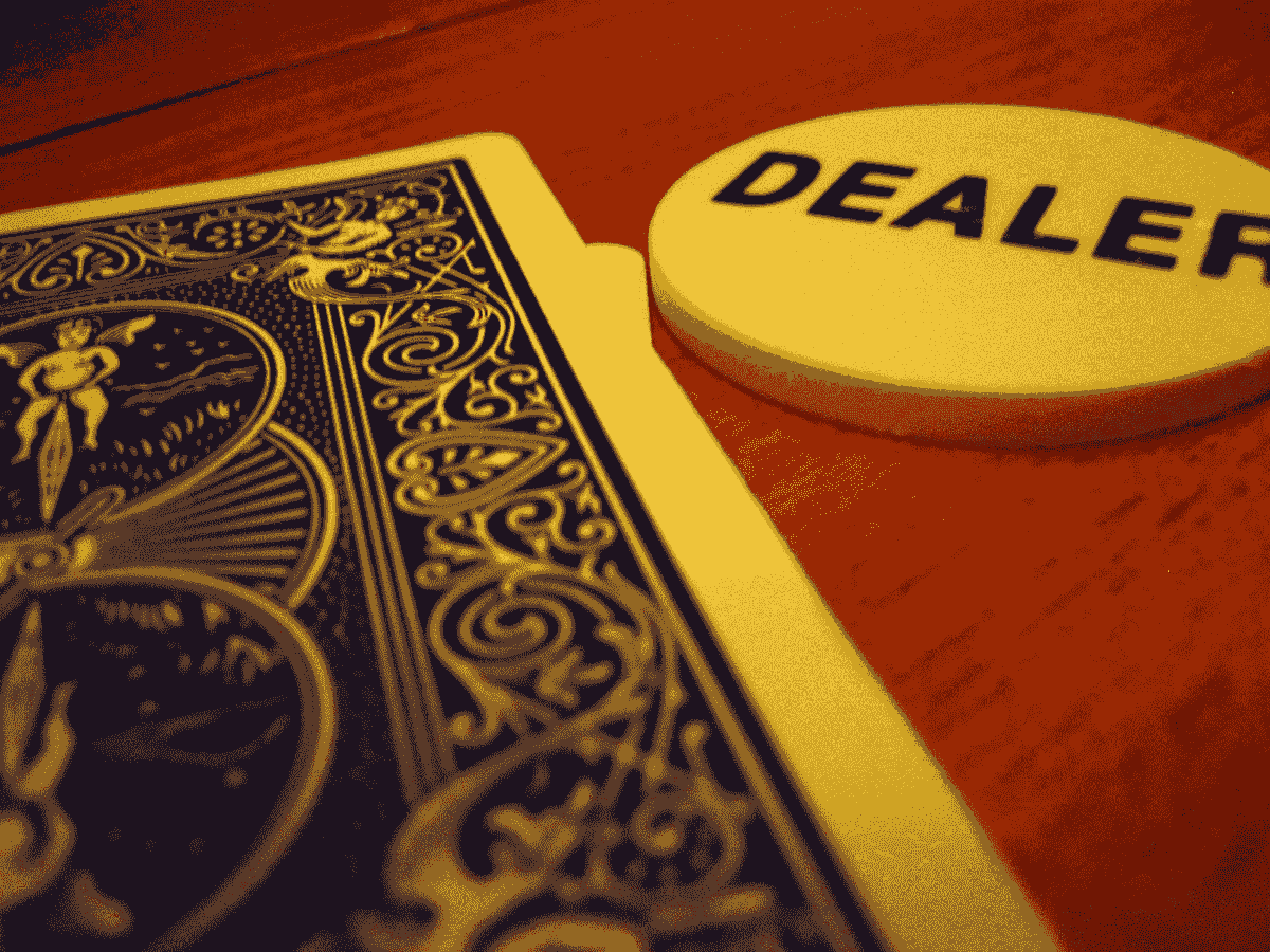 How to deal poker texas holdem