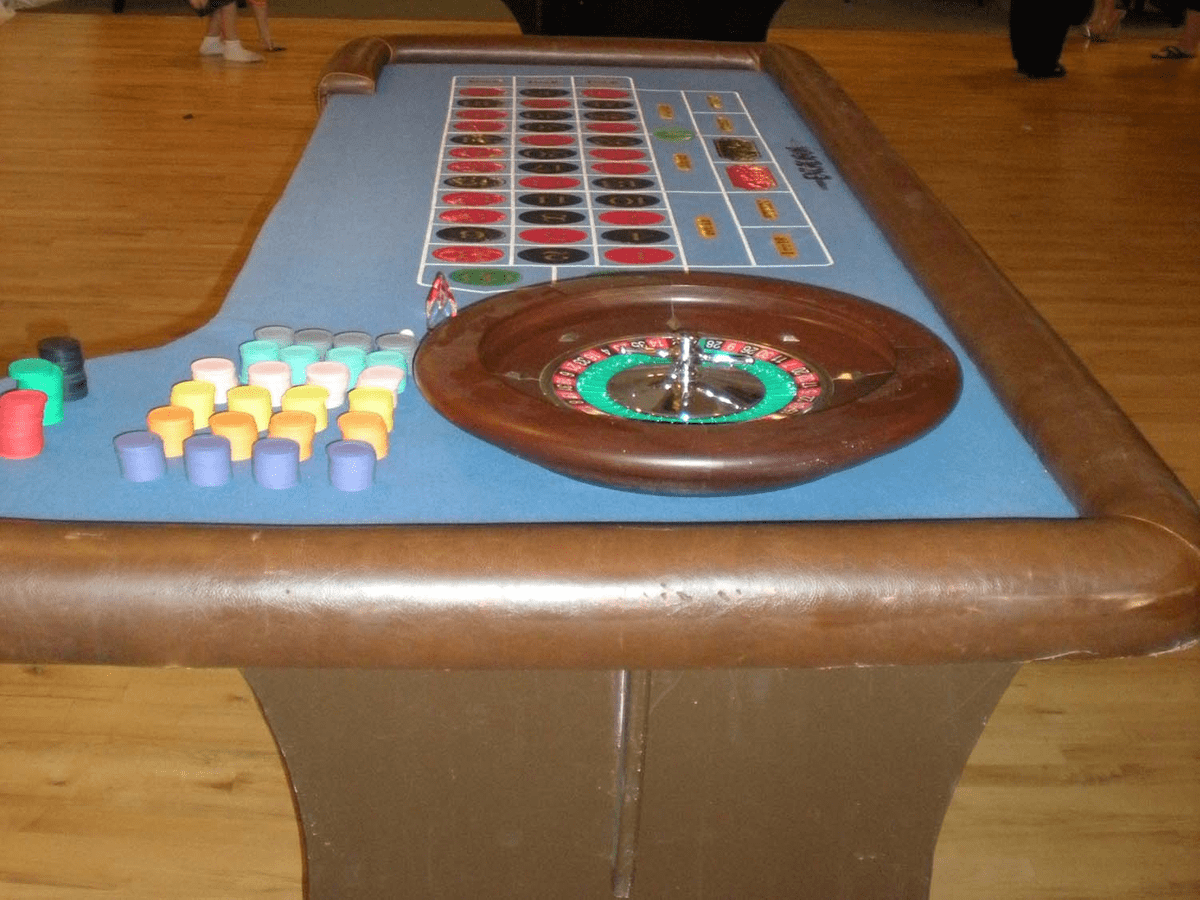 Casinos near me with table games