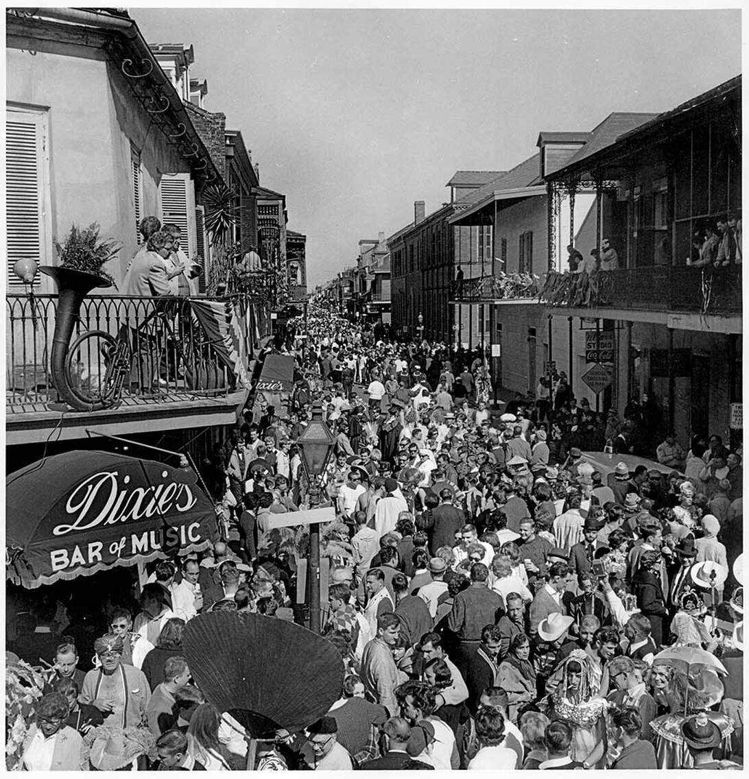 new-orleans-gay-bars-bourbon-street