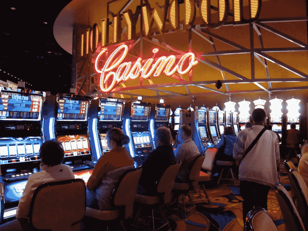 Hollywood casino columbus table minimums